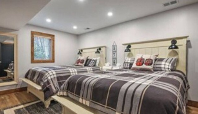 Ski Side Getaway < 1 Mile From Mountain