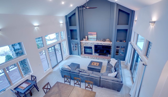 Ski Soak Golf -Comfortable Home Upscale Neighborhood Best Location- Free Van