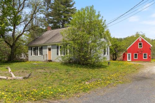 Ski & Stay Montpelier 4BR Home Sleeps 8 home