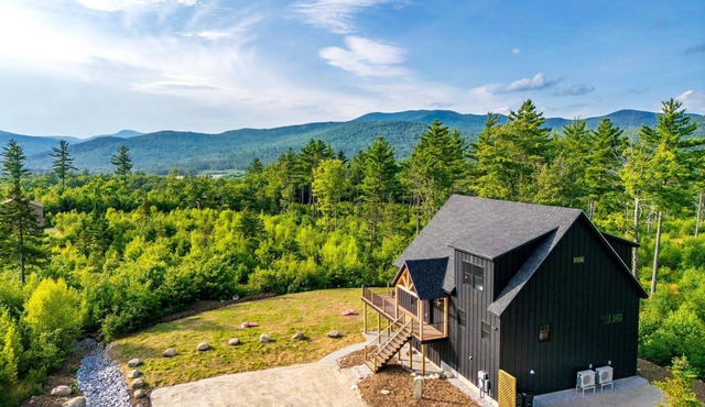 Ski Sunday River, Hot Tub, GameRoom, Epic Views, Fireplace, Dog friendly