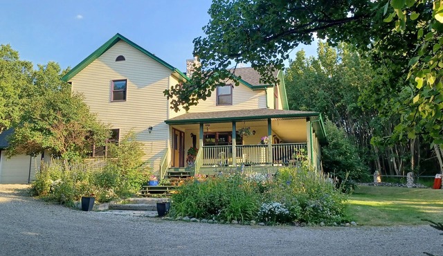 Ski the day Hot tub and Fireplace at night