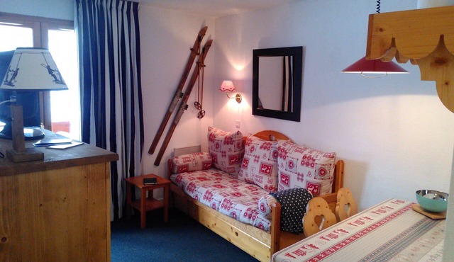 Ski-to-door apartment Swimming pool