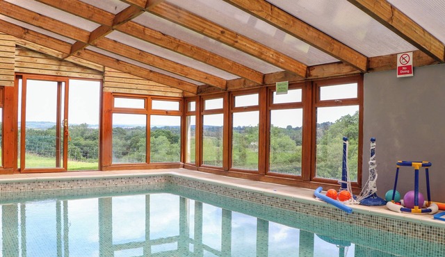 SKIBER LONG, family friendly, character holiday cottage in Launceston