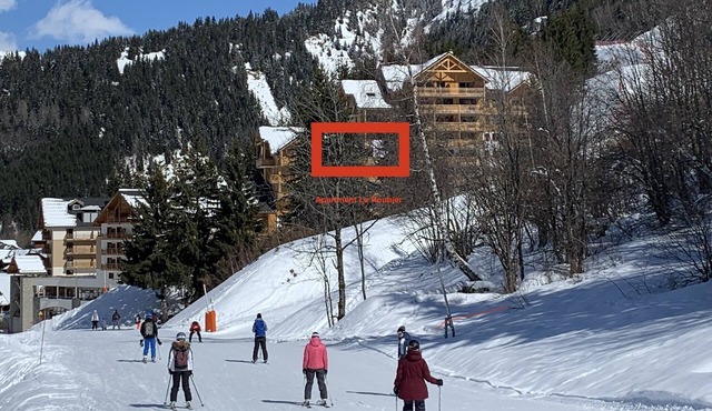 Skicycleoisans 4 * rated accommodation with direct piste access in Oz en Oisans