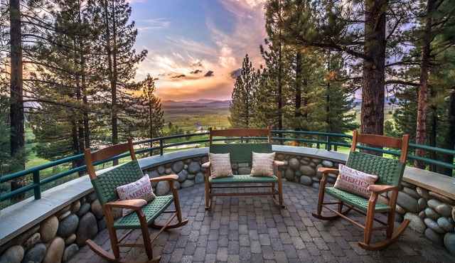 Skidder - Luxury 3500 sqft - Northstar 4+BR w Game Room, Private Hot Tub Sauna, & HOA Amenities