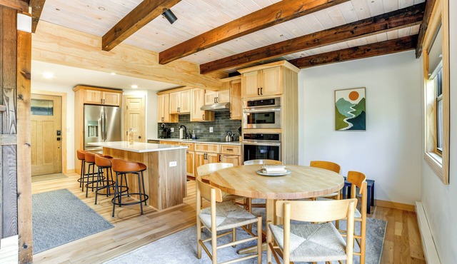 Skier's Paradise: Townhome w/Deck in Cortland!