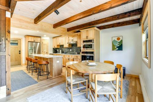 Skier's Paradise: Townhome w/Deck in Cortland!