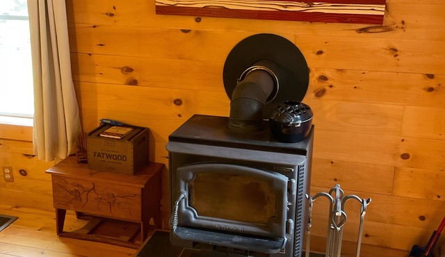 Skiers & Winter Outdoor Adventurers! Cozy Cabin on 5 Acres on Ausable River