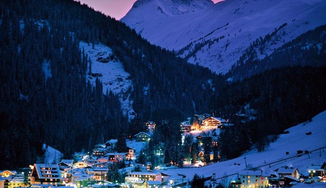 Skiing & Snowboard Apartment Accessible by Public Transport