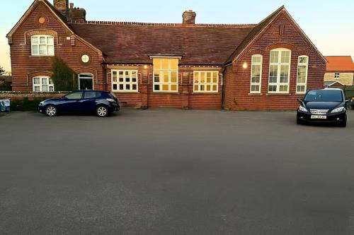 Skool House Retreat - 9 bedroom option