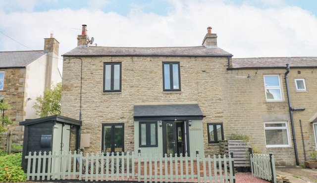 SKOVHAVEN, pet friendly, with open fire in Catton