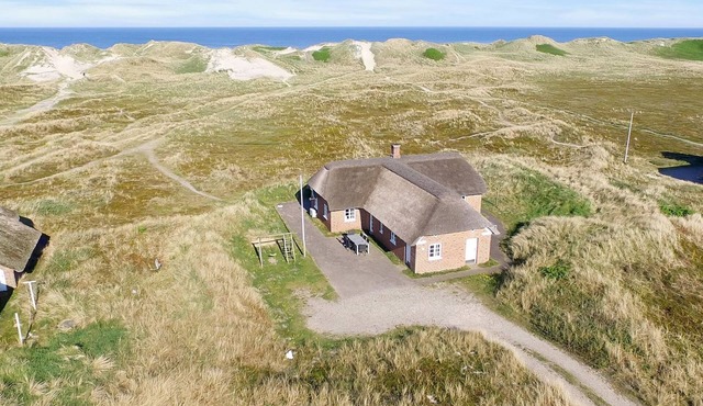 "Skuli" - 200m from the sea by Interhome