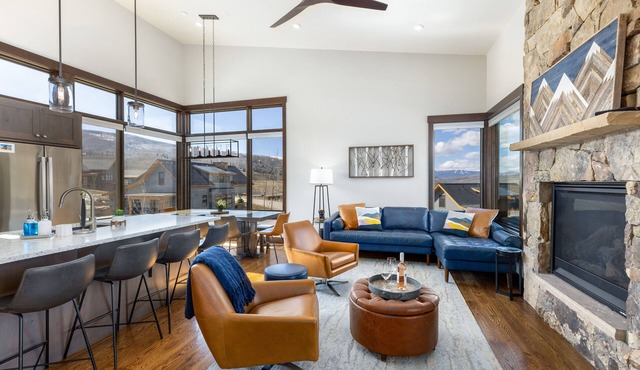 Sky Aspen Chalet. 3 BR, 3 Bath Single Fam- Amenities! Views! Summer Monthlies!
