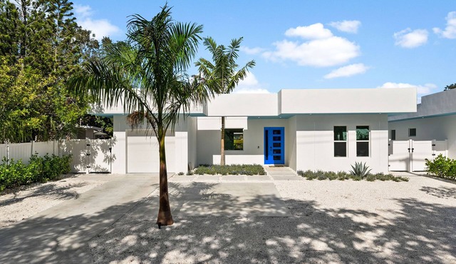 SKY BLUE Sarasota. Pool Home. Build 2023. Option for up 18 guests