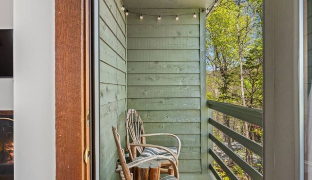 Sky-Filled King Suite | Walk-In Shower | Private Balcony