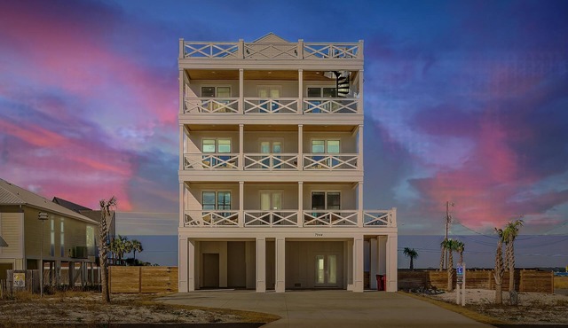 Sky High- pup friendly home w/pool, sleeps 26!