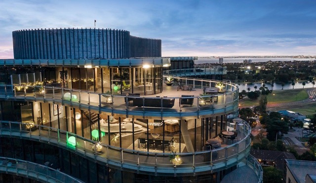 Sky Melbourne (with car parking)