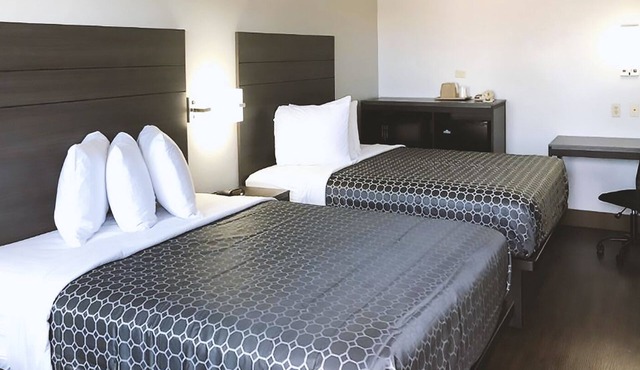Sky Palace Inn By Jasper Near AT & T Center - Standard 2 Queen Bed Non Smoking