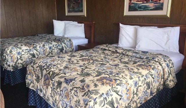 Sky-Palace Inn & Suites El Dorado