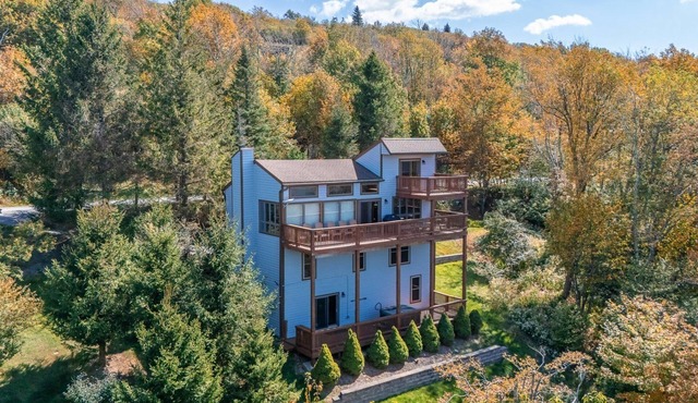Sky Ridge - 1901 Mountainside RoadnnSky Ridge - Stunning Mountain Top Views, Hot Tub