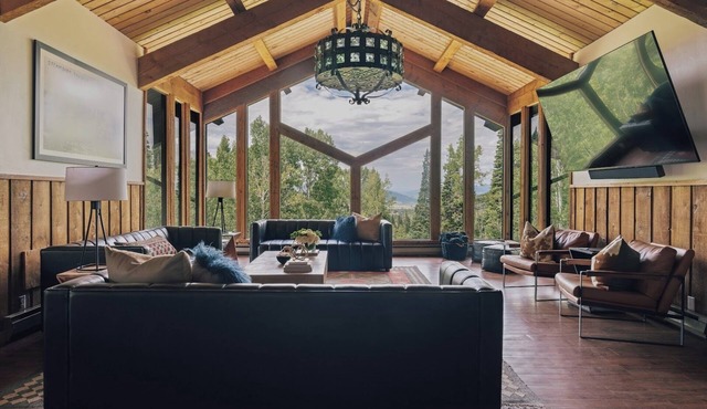 Sky Valley Chateau - Sleeps 32! A Luxury Rocky Mountain Retreat!