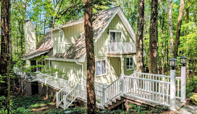 Sky Valley's Secluded 3/3 Cottage Dog Friendly!