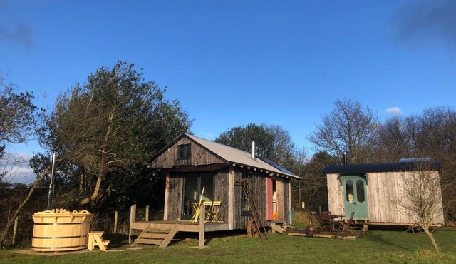 Sky View Shepherd's Huts with Woodburning Hot Tub