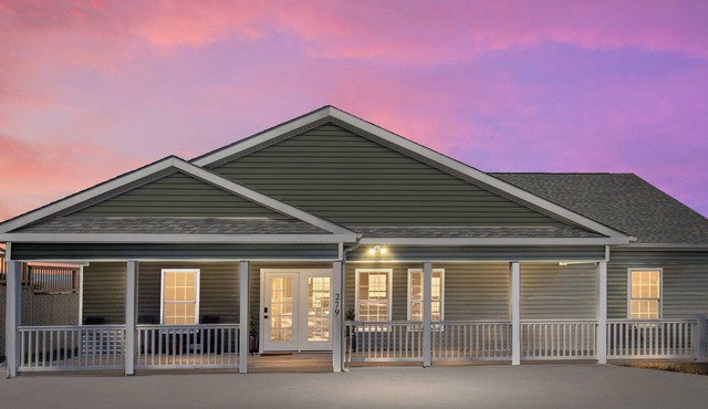 SkyCrest Cabin: Panoramic Shenandoah River Views with Sauna, Hot Tub & Game Room