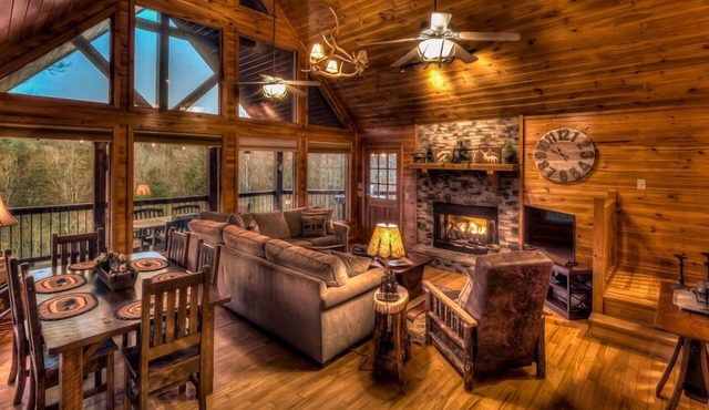Skydancer Lodge - Mountain Views | Pool Table | Hot Tub | Fire Pit