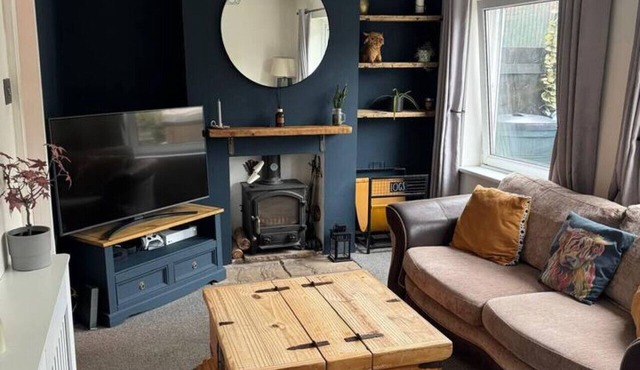 Skye Terrace, cosy 2 bed close to the city centre.