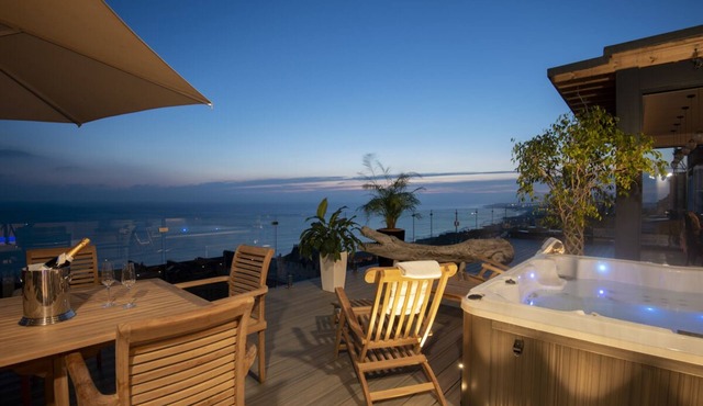 Skyfall - Six Bedroom Villa, Sleeps 14