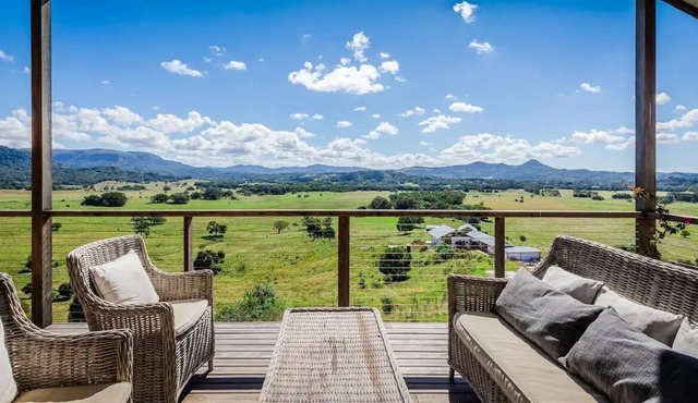 Skyfarm Hemp Villa WITH VIEWS of Byron Hinterland