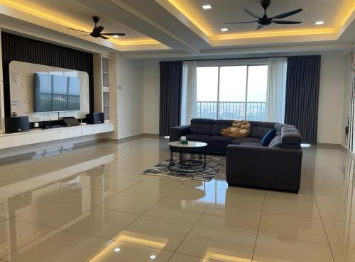 SkyGlow Retreat Homestay Sitiawan WiFi n KTV