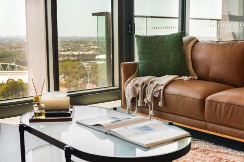 SkyHaus - City & Fireworks View 2 Bed Apartment