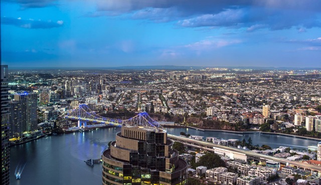 SkyHigh Style ~ 2Bed/2Bath/1Car/VIEWS! ~ CBD