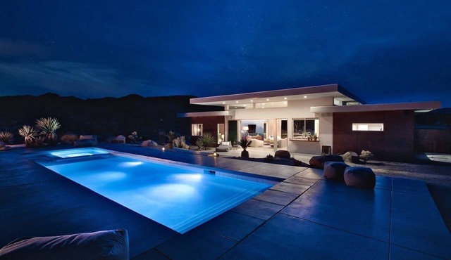 SkyHouse Joshua Tree: Private Villa with Pool/Spa