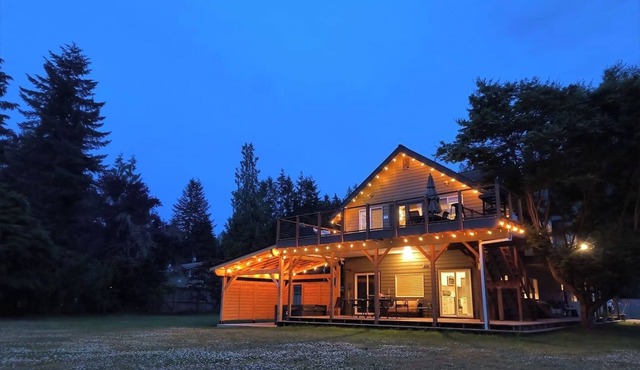Skyko River Estate 2.0 | Hot Tub, 5 Acres, 3 Beds