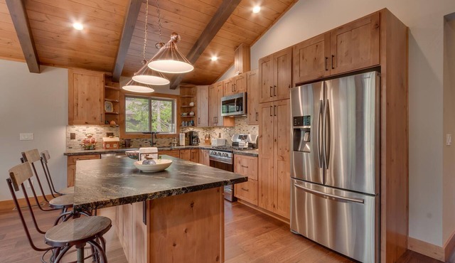 Skyland Jewel at Dollar Point - Luxury 3BR - Close to Lake