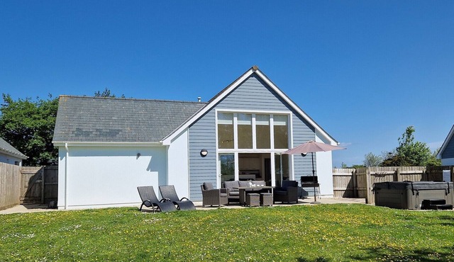 Skylark - 3 bed | Hot Tub* | Pet Friendly*