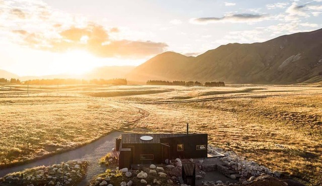 Skylark Cabin – Private Luxury Escape with Hot Tub