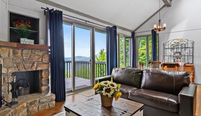 Skyleaf Villa 702