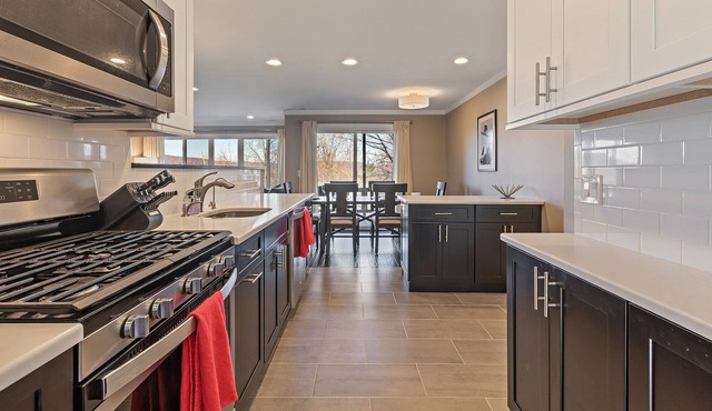 Skylift Lodge - Spacious luxury slopeside family condo