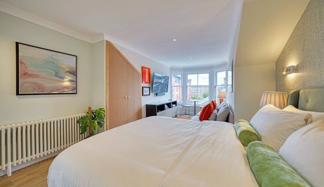 Skylight suite Private Bathroom