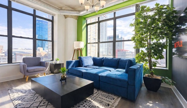 Skyline 2BR in South Loop Chicago Near McCormick Place & Soldier Field