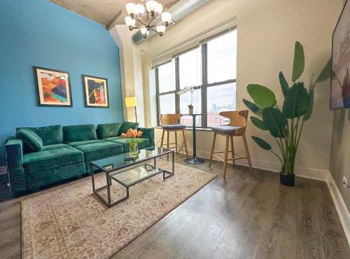 Skyline 2BR in South Loop with Optional Parking & Gym Access Near Museum Campus and McCormick Place