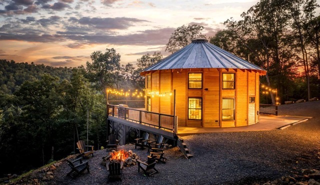 Skyline Drive Yurt Glamping near Shenandoah National Park