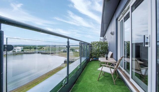 Skyline Duplex Penthouse - 3 Bedroom - Llanelli