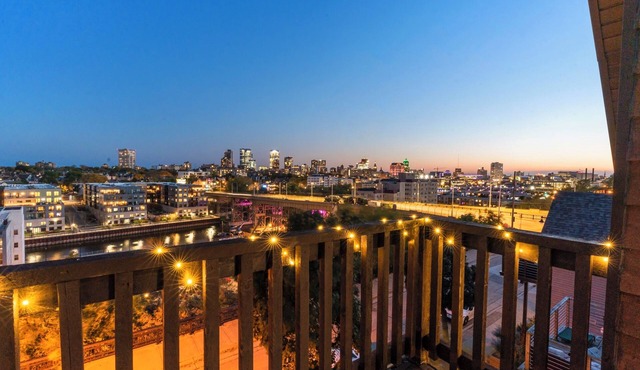 Skyline House on the Hill - Downtown Milwaukee