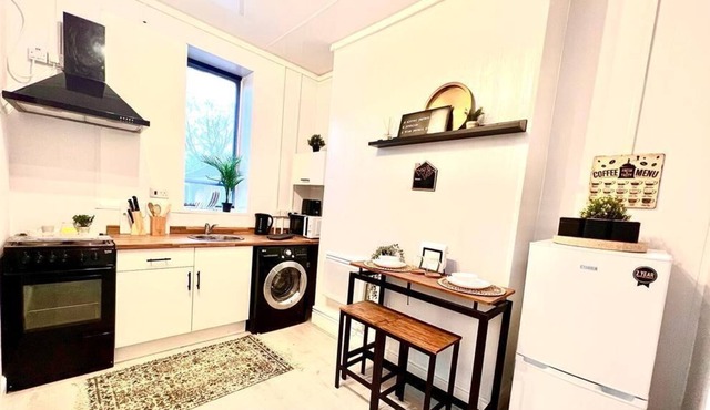 Skyline king Beautiful 1-Bed Apartment in Swansea