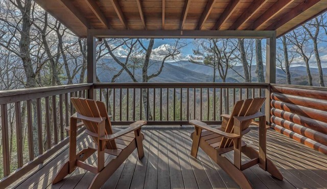 Skyline Lodge- Gated Community | Pet Friendly | Paved Road